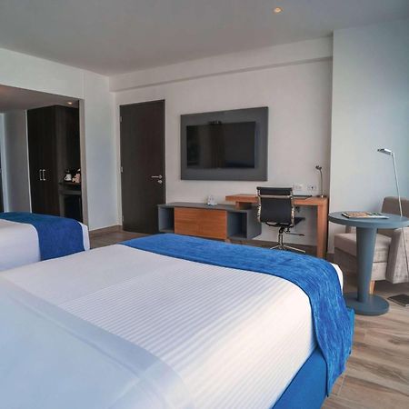 Wyndham Guayaquil, Puerto Santa Ana 호텔 외부 사진